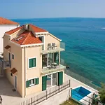 Epetium Villa